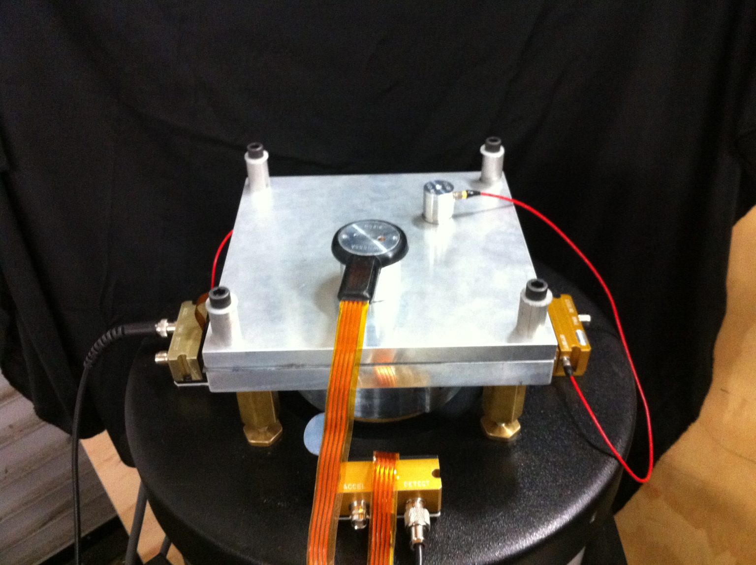Pind Testing Mechanism W-LPD-DAQ4000HD Particle Impact Detection System | B & W Engineering Corp.
